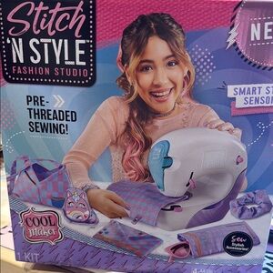 Cool Maker Stitch 'N Style Fashion Studio - Pink and Blue Sewing Kit